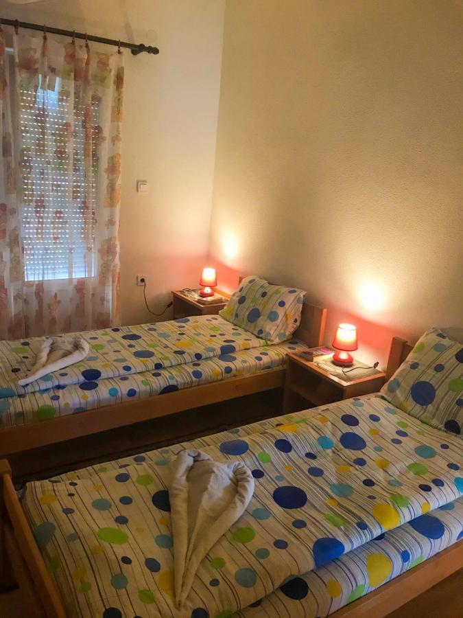 Jovana -- Porodicni Apartmani Igalo Herceg Novi Exterior photo