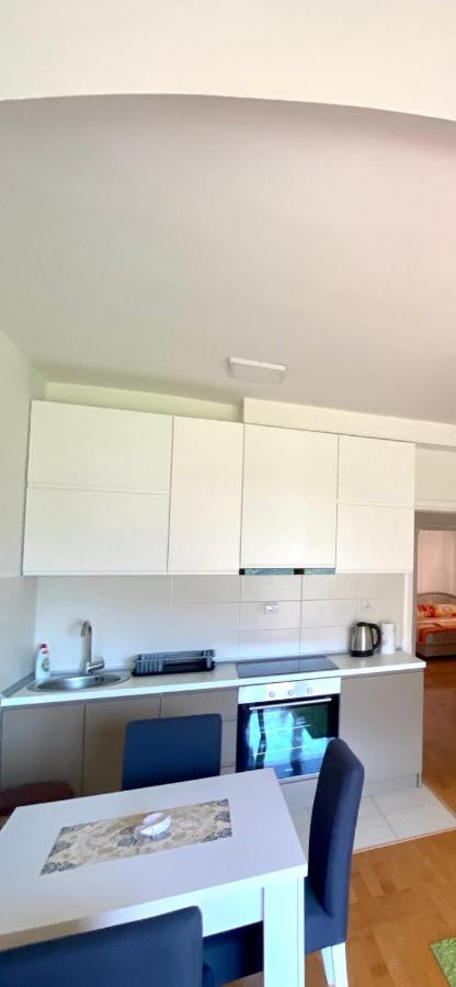 Jovana -- Porodicni Apartmani Igalo Herceg Novi Exterior photo